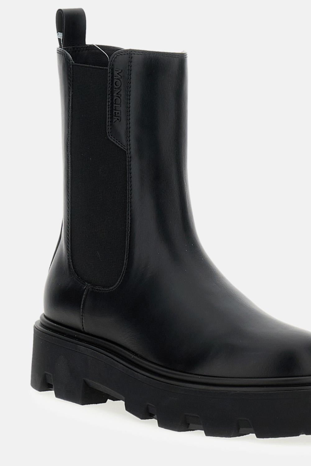 Moncler オーレア チェルシー アンクルブーツ ¥151,865 JPY - Biffi