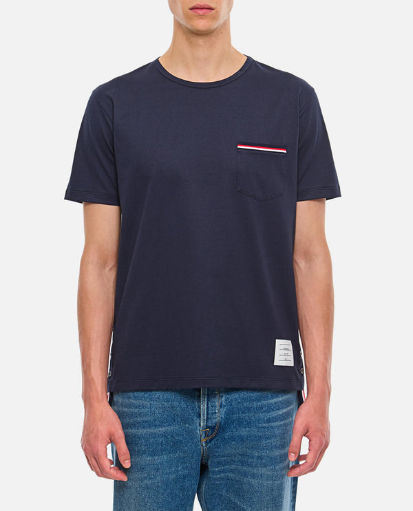 T-SHIRT CON TASCHINO MJS010A 01454415 Thom Browne 