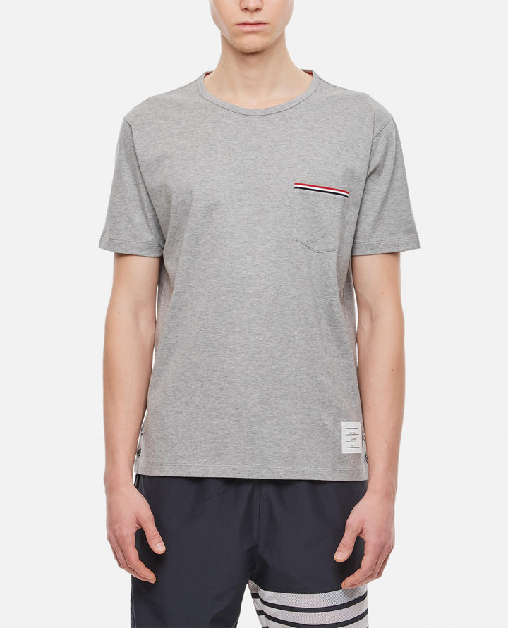 T-SHIRT IN COTONE RWB POCKET MJS010A 01454055 Thom Browne 