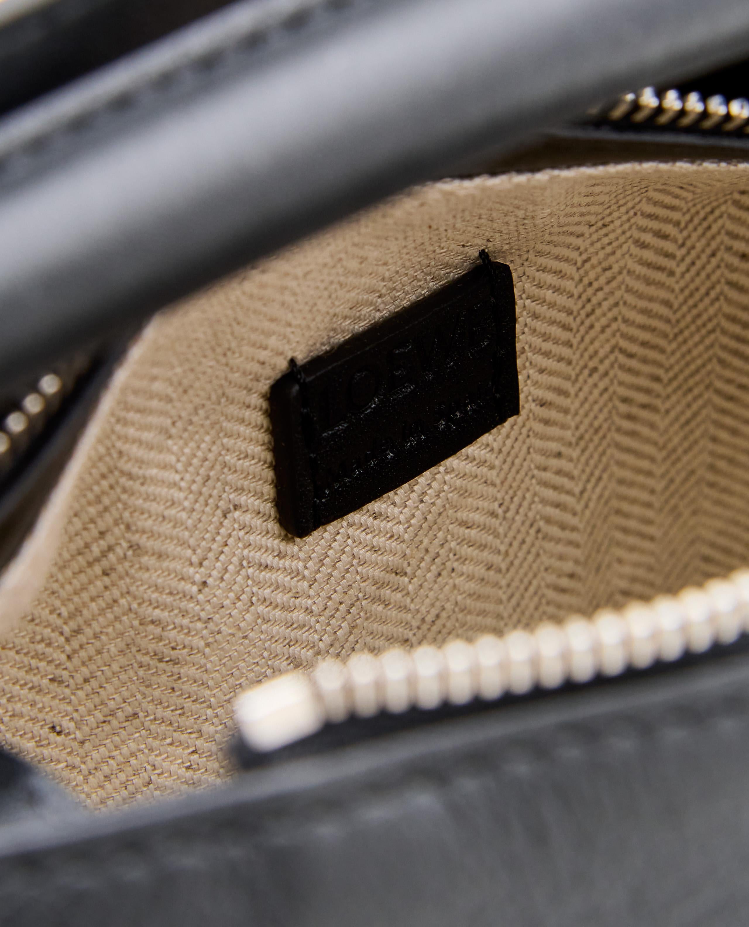 Loewe PUZZLE EDGE MINI BAG €2.100,00 EUR - Biffi Boutiques