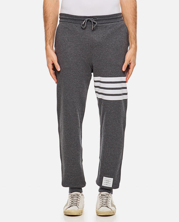 PANTALONE DA JOGGING CLASSICO CON 4 RIGHE STAMPATE MJQ008H 00535025 Thom Browne 